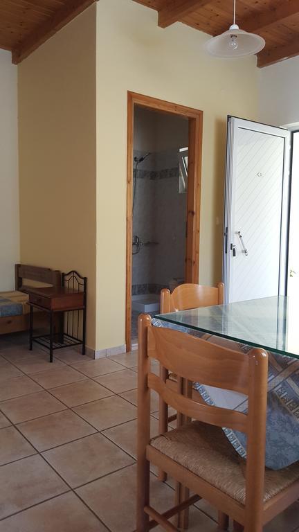 Apolloneia Apartments Frangocastelo Ngoại thất bức ảnh